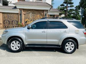 Xe Toyota Fortuner 2.7V 4x4 AT 2010