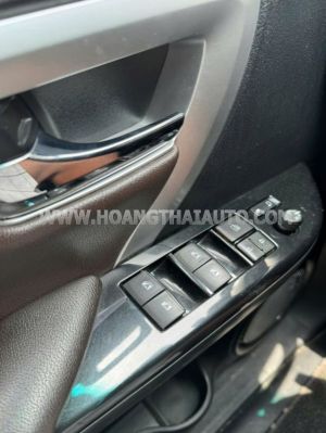 Xe Toyota Fortuner 2.7V 4x2 AT 2018