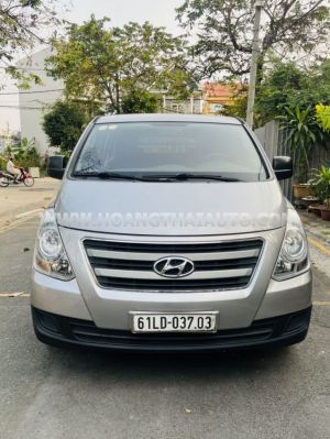Xe Hyundai Grand Starex Van 2.5 MT 2016