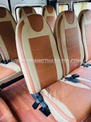 Xe Ford Transit Tiêu chuẩn 2023