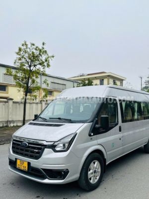 Xe Ford Transit Tiêu chuẩn 2023