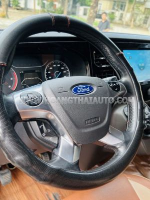Xe Ford Transit Tiêu chuẩn 2023