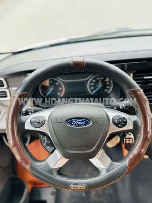 Xe Ford Transit Tiêu chuẩn 2023