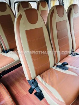 Xe Ford Transit Tiêu chuẩn 2023