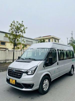 Xe Ford Transit Tiêu chuẩn 2023