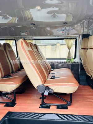 Xe Ford Transit Tiêu chuẩn 2023