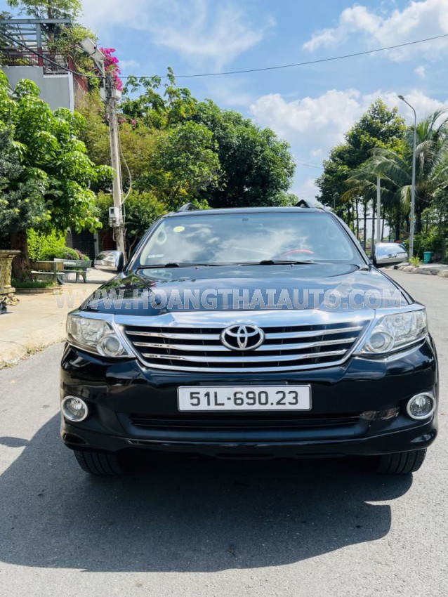 Toyota Fortuner 2.7V 4x2 AT 2014