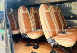Xe Ford Transit Tiêu chuẩn 2023
