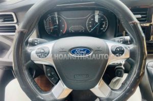 Xe Ford Transit Tiêu chuẩn 2023