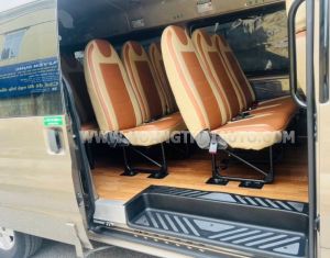 Xe Ford Transit Tiêu chuẩn 2023