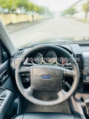 Xe Ford Everest 2.5L 4x4 MT 2013