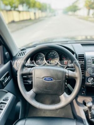 Xe Ford Everest 2.5L 4x4 MT 2013